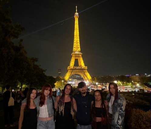 „Green Trackers” pornesc la drum: prima călătorie DiscoverEU Inclusion, de la Budapesta la Paris
